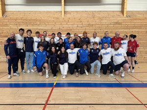 "Avoir une autre vision du handicap" : bel échange entre la section handball du lycée Monteil de Rodez et l'équipe de France sourd