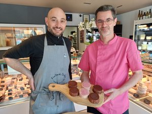 Pour Pâques à Rodez, un fromage de chèvre enrobé de chocolat tu trouveras
