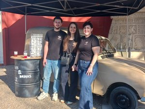 Almont-les-Junies. Du matériel événementiel, boissons comprises : en Aveyron, Clément Rouquette fête le succès de l'entreprise Event & Drinks