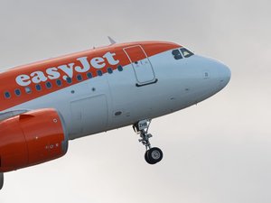 À cause d'un mariage un peu trop pétaradant, des feux d'artifice contraignent un avion à l'atterrissage à Orly à remettre les gaz