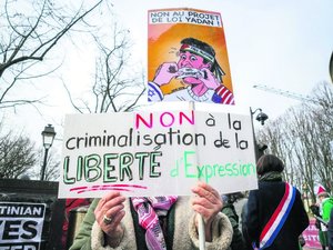 La pétition contre le texte a déjà recueilli plus de 400 000 signatures : pourquoi la loi Yadan fait polémique ?