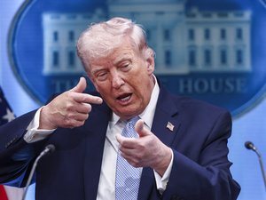 "Le pays tout entier peut être anéanti en une seule nuit" : Donald Trump menace encore l'Iran et exige la réouverture du détroit d'Ormuz