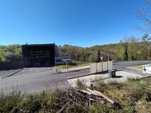 Cette usine de l'ouest de l'Aveyron a besoin de faire du compost, pour ou contre une unité de broyage de végétaux ?