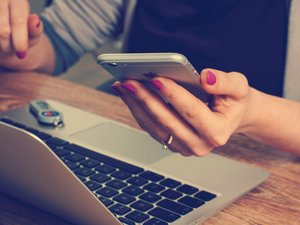 "Soyez vigilant" : l'Assurance retraite appelle à la prudence face à des mails et SMS frauduleux qui pullulent en ce moment