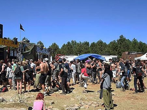 Que contient le projet de loi visant à durcir les sanctions contre les fêtes techno sauvages ?