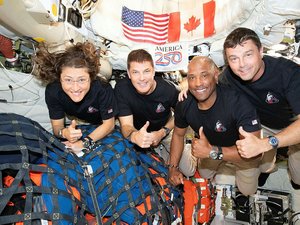 Six minutes sans communication, entrée dans l'atmosphère à 38 000 km/h, capsule Orion confrontée à 2 700 °C : Artémis II à quelques heures du retour sur Terre, la Nasa retient son souffle