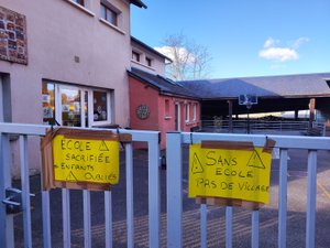Une décision "brutale" et "ingérable" pour l'école et le village : Saint-Laurent-d'Olt vent debout contre la suppression d'un poste d'enseignant à la rentrée 2027