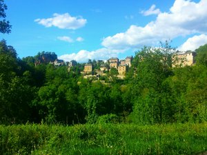 Une falaise entière à sécuriser : la route pour se rendre dans ce village de l'Aveyron coupée durant 2 mois, une longue déviation