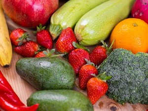 Pesticides : pomme, courgette, poivron... Quels sont les fruits et légumes les plus exposés ?