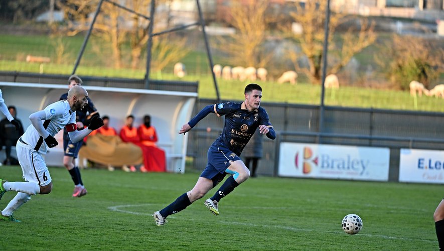 Fútbol: oficialmente mantenido y descomplicado, Onet apunta al top 5.