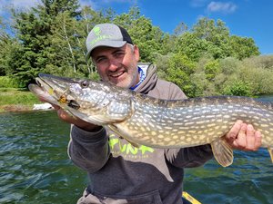 "Toutes les techniques sont intéressantes" : les bons conseils à l'approche de l'ouverture de la pêche au brochet