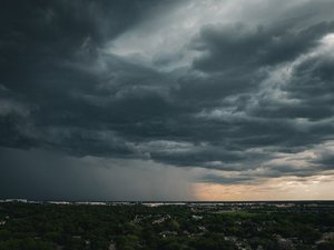 Orages : 13 départements placés en vigilance par Météo France ce dimanche, dont une partie de l'Occitanie