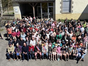 "Nos enfants ne sont pas des chiffres !" : une nouvelle école de l'Aveyron crie sa colère face à la fermeture d'une classe