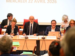 "Coopérer et jouer collectif" : Stéphane Mazars est élu à la tête de Rodez Agglomération