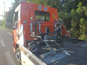 Il roule à plus de 60 km/h en trottinette en pleine agglomération et enchaîne les infractions sous les yeux des gendarmes, le trentenaire livre une explication surréaliste