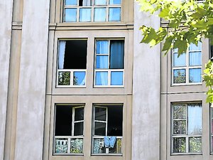 Il ne faut pas "être têtu mais pragmatique et raisonnable" : Sébastien Lecornu lâche du lest sur l'interdiction de louer des passoires thermiques