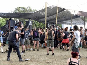 Rave party : drones, intelligence artificielle... Trois sénateurs dont deux d'Occitanie, sortent les grands moyens contre les rassemblements musicaux et les rodéos urbains illégaux