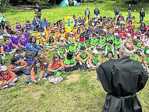 Plus de 300 jeunes scouts réunis pour un long week-end sur le site de Saint-Georges-de-Camboulas à Pont-de-Salars