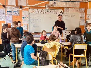 "Créer un moment de rencontres" : à Bozouls, la deuxième édition du festival Yvonne se jette dans les "Gueules de loups"