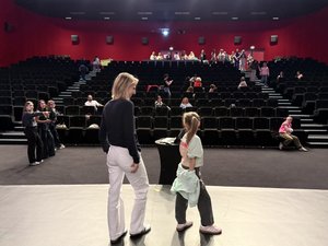 VIDÉO. "J'ai voulu organiser pour vous un défilé un peu étonnant " : le cinéma devient podium au CGR de Rodez avec "Fashion Ruthénoise"