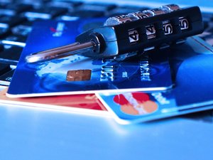 Arnaque aux faux coursiers : une méthode bien rodée pour voler votre carte bancaire, plusieurs signalements en Aveyron