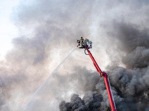 Explosion dans une usine de feux d'artifice, 21 morts et 61 blessés, 500 personnes envoyées sur place : ce que l'on sait de la catastrophe