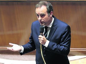 "On peut tenir ce cap" : le gouvernement souhaite muscler en toute transparence ses aides sur les carburants