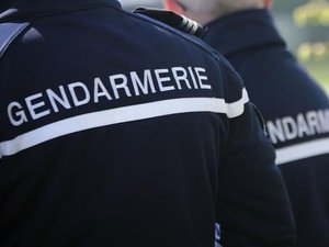 Collégienne de 14 ans tuée à l'arme blanche : "Il la voulait que pour lui" témoigne une amie, le suspect qui a avoué le meurtre avait menacé Chloé au téléphone