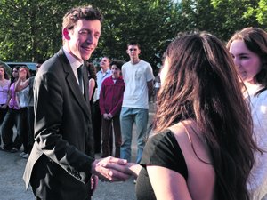 "Ne pas maîtriser" l'orthographe "ferme des portes" : les élèves qui multiplient les fautes seront-ils désormais recalés au bac et au brevet ?