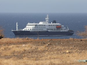 "Pas de vie normale pendant six semaines" : ce qui attend les Français extradés du bateau de croisière MV Hondius, touché par un foyer d'hantavirus