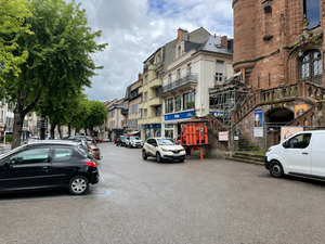 Feu rouge "de récompense", indulgence sur les PV, le stationnement dans cette commune de l'Aveyron est une équation insoluble à court terme