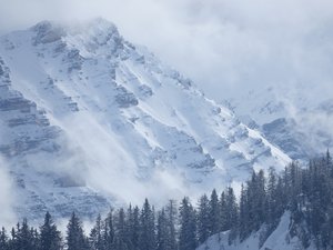 "L'intervention héliportée risque d'être impossible" : les secours préviennent les randonneurs alors que la neige va être de retour en montagne