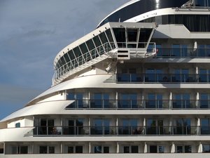 Un mort, plus de 1 700 personnes confinées dans un paquebot sur la Garonne dans le centre de Bordeaux : ce que l'on sait