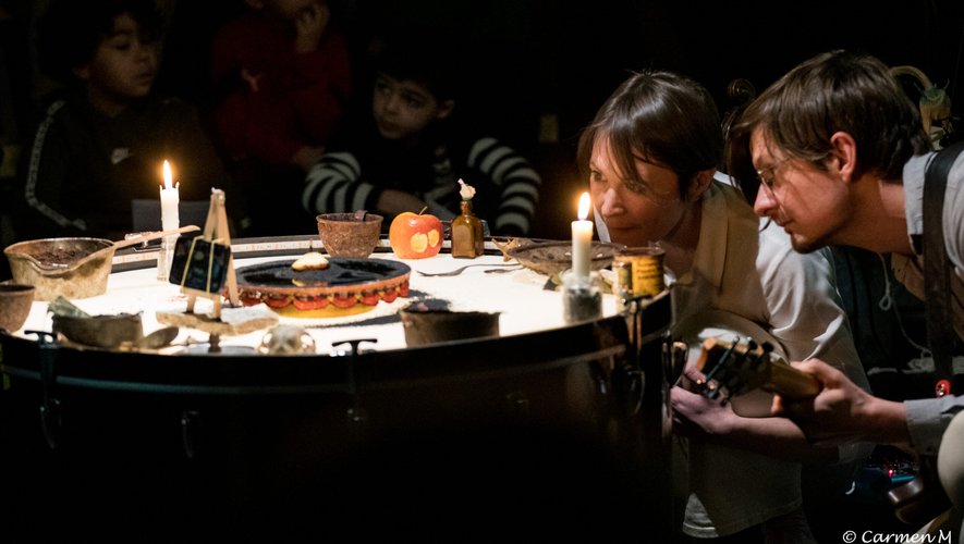 Espalion. Una inmersión Bajo tierra entre teatro de objetos, música y video.
