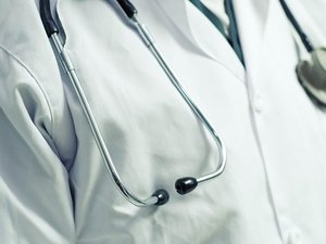 Deux médecins vont bientôt s'installer en renfort dans cette commune de l'Aveyron classée en "zone rouge"