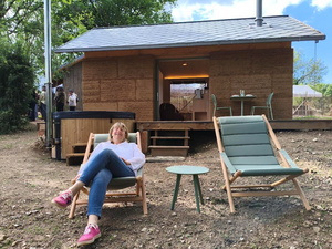 Après la politique, retour en Aveyron : Anne Blanc écrit une nouvelle page de sa vie, en famille, dans le tourisme, autour de ses écolodges