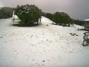 Des chutes de près de 5 cm, à une semaine de la transhumance, l'Aubrac et la station de ski de Laguiole sous la neige