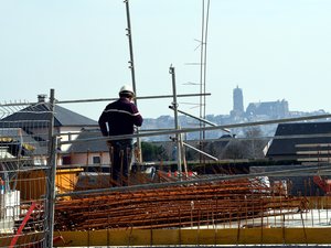 Les ouvriers sans papiers d'un chantier à Rodez cachaient-ils un vaste réseau de blanchiment dans le BTP ?