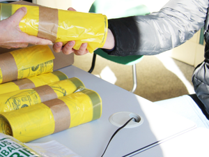 La campagne de distribution des sacs-poubelles a débuté dans les huit communes de Rodez Agglomération