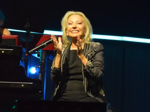 Elle devait se produire ce samedi soir au festival Art Rock de Saint-Brieuc : Véronique Sanson hospitalisée en urgence pour une "infection respiratoire aiguë"