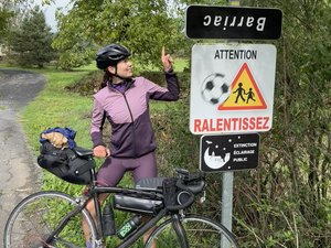 "Relier Paris, qui me faisait rêver, au village où j'ai grandi, m'a rendue très fière " : le tour de France des départements à vélo de la jeune Bozoulaise Oriane Albouy