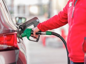Indemnité carburant : l'aide passe à 100 ¬, voici les critères pour faire partie des "grands rouleurs" qui peuvent en faire la demande
