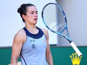 Roland-Garros : après avoir été demi-finaliste en 2025, fin de partie pour la Française Loïs Boisson, éliminée dès le premier tour par la Russe Kalinskaya