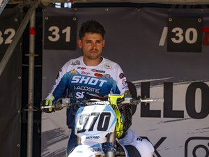 "Un Aveyronnais qui roule un championnat du monde de motocross, je pense que ça fait longtemps qu'il n'y en a pas eu" : le rêve d'enfant devenu réalité de Shaun Vinel qui a expérimenté le mythique MXGP