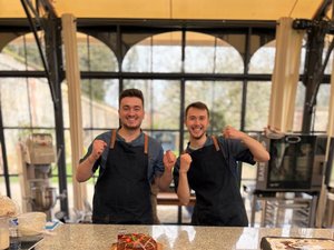 "On va tout donner, on n'a rien à perdre, ce n'est que du bonus" : Yoann et Angelo de la boulangerie-pâtisserie Roumieux en duel final de "La Meilleure boulangerie de France" ce 29 mai sur M6