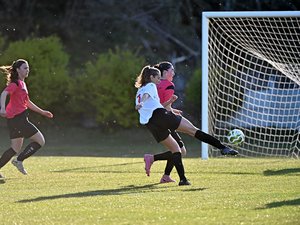 Football - Finales de coupe de l'Aveyron : face à des filles d'Espoir foot en quête d'exploit, Sources vise le back-to-back