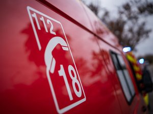Une citerne de 30 000 litres d'eau servant pour alimenter les pompiers en urgence en cas d'incendie vidée en pleine nature en Occitanie