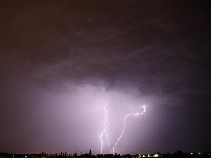 CARTE. C'est la fin du beau temps : Météo France place 83 départements en vigilance orages ce mardi, le point sur les prévisions