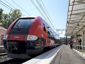 Fermetures de guichets, service restreint : les cheminots du Sud-Aveyron montent au créneau le 10 juin