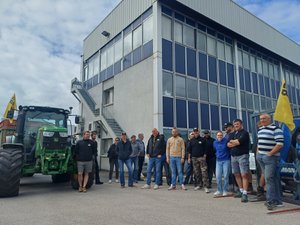 "Il n'y a pas un gros effort à faire pour Lactalis" : coups de pression de la Coordination rurale en Aveyron pour un prix du lait plus élevé